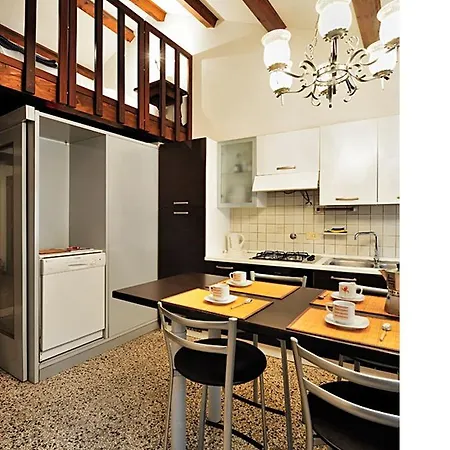 Lovely - Rialto Apartament