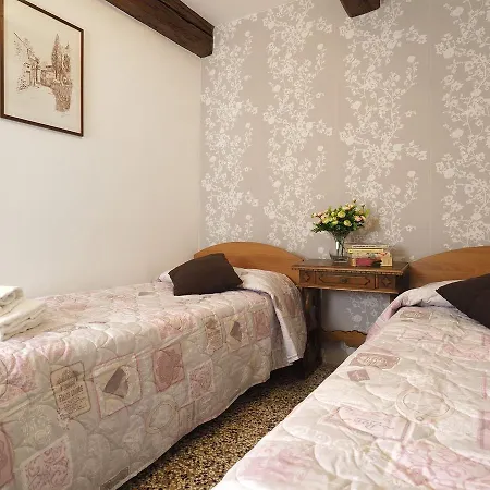 Lovely - Rialto Apartament *