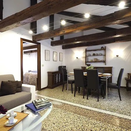 Lovely - Rialto Apartament